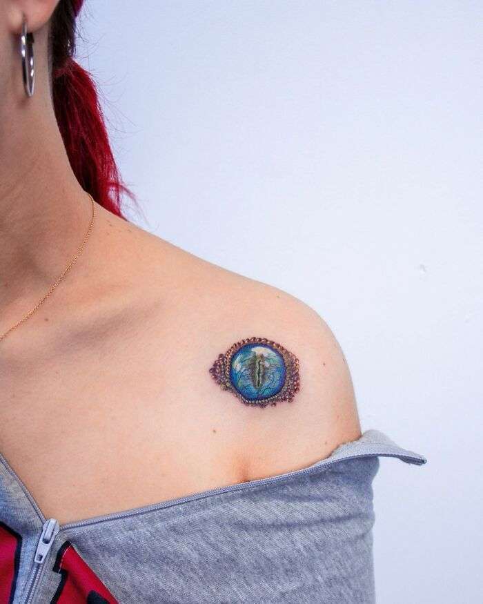 This Tattoo Artist Inks Realistic Jewelry Tattoos on People’s Bodies (40 Pics)