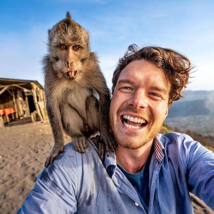 The Famous "Animal Whisper" Takes Selfies With The Most Attractive Animals