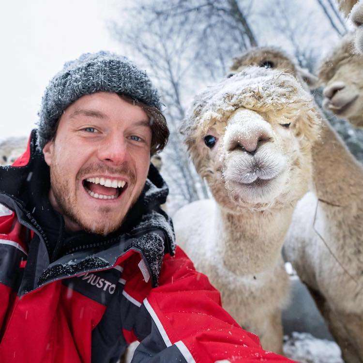 The Famous "Animal Whisper" Takes Selfies With The Most Attractive Animals